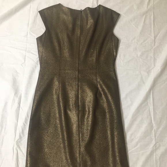 ✨ Per Se gold metallic sheath dress✨ - Picture 3 of 5